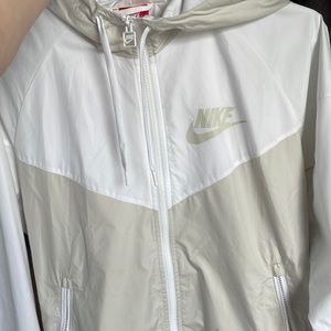Medium Nike Windbreaker